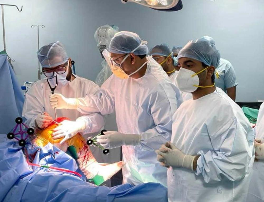 Dr. Sanjeev Patnaik : The best robotic joint replacement surgeon